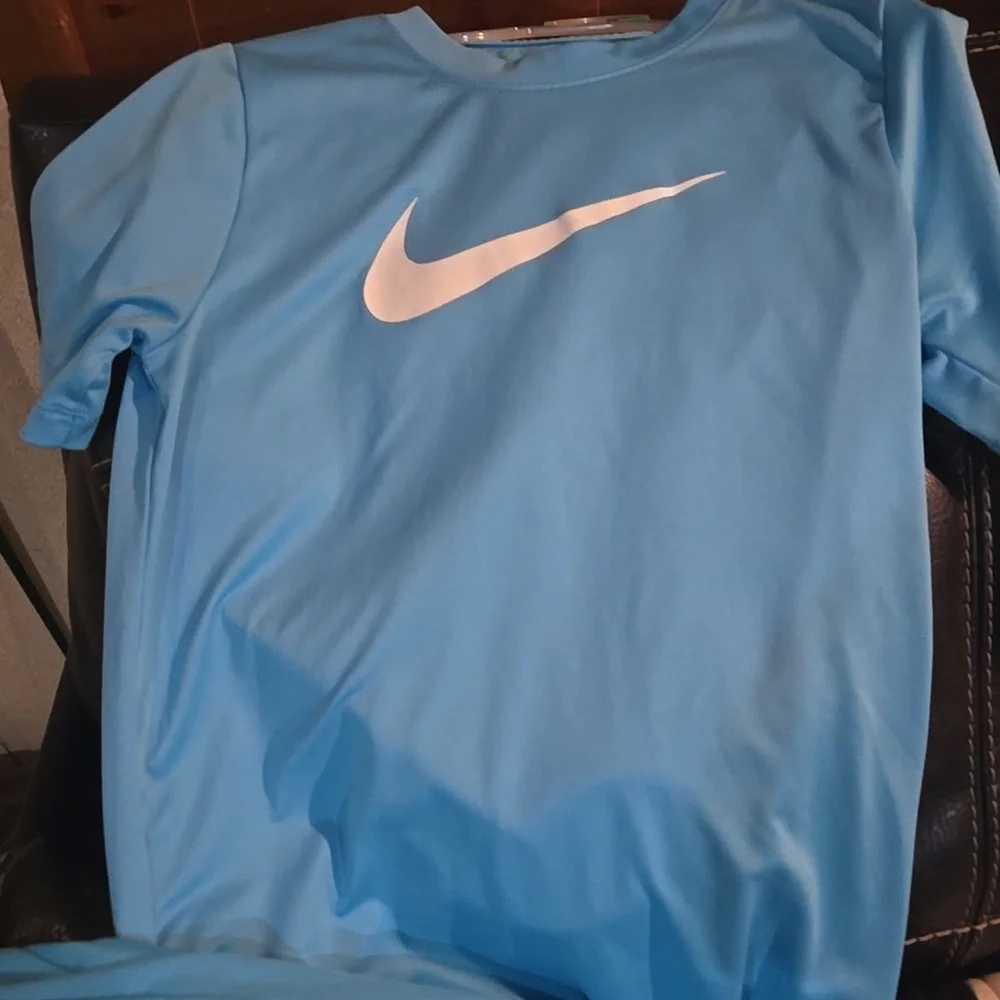 Activewear - Picture 1 of 3